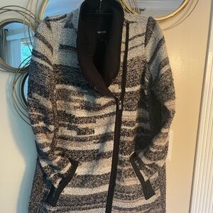 Nic & Zoe - Sweater Jacket - EUC -S - Black - Gray - White - Tan - Assymetrical